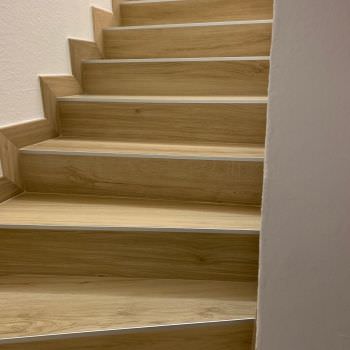 Rénovation de sols couloir, cuisine, séjour et escalier