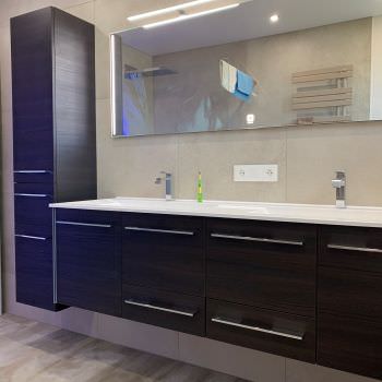 Rénovation complète d'une salle de bain avec plaque XXL Rénovation complète d'une salle de bain avec plaque XXL