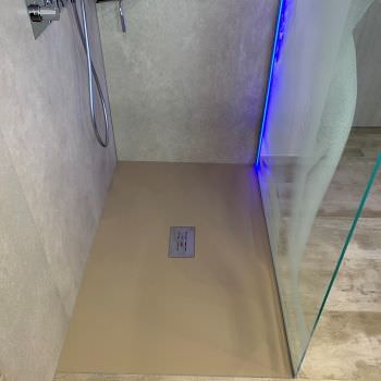 Rénovation complète d'une salle de bain avec plaque XXL Rénovation complète d'une salle de bain avec plaque XXL