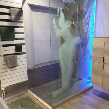 Rénovation d'une salle de bain avec baignoire semi ilôt