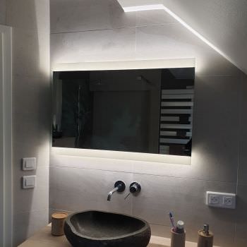 Rénovation d'une salle de bain avec baignoire semi ilôt