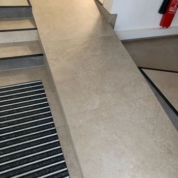 Rénovation de l'entrée d'un magasin