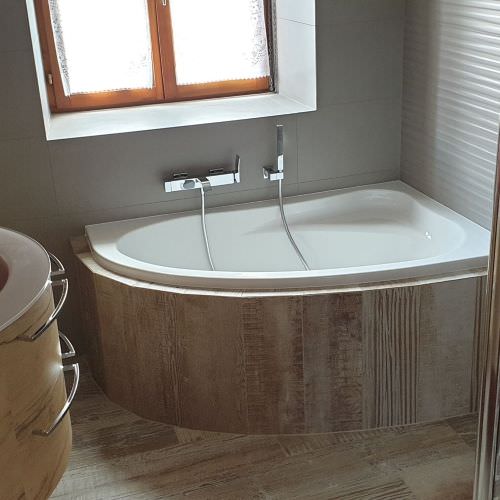 Transformation d'une salle de bain avec baignoire et douche