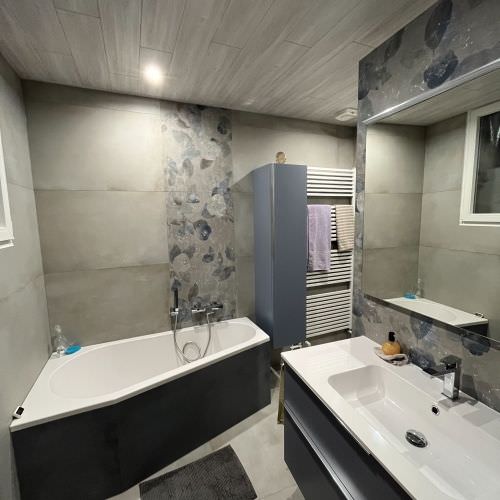 Rénovation d'une salle de bain béton