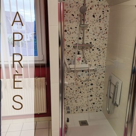 Transformation d'une douche en douche PMR