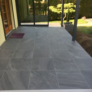 Entourage de maison et terrasse