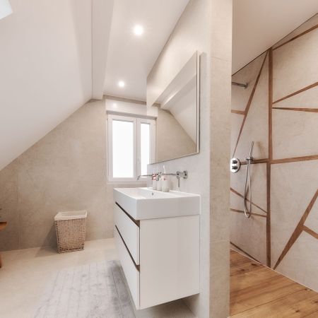 Douceur et distinction pour cette rénovation de salle de bain Douceur et distinction pour cette rénovation de salle de bain