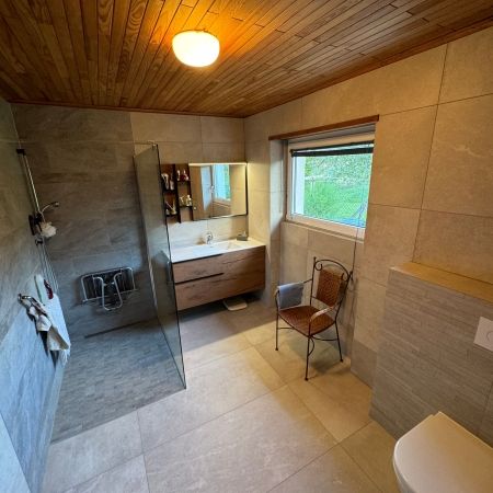 Rénovation salle de bain effet pierre