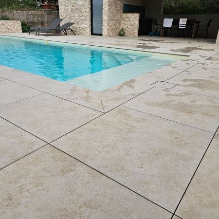 Extérieur avec piscine