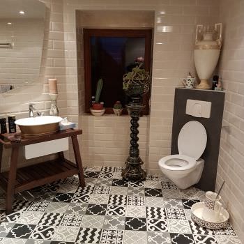 Transformation d'une salle de bain avec sol en CAROCIM Transformation d'une salle de bain avec sol en CAROCIM