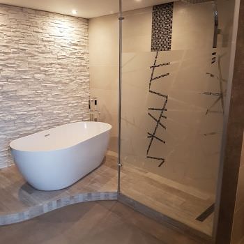 Grande salle de bain ambiance zen