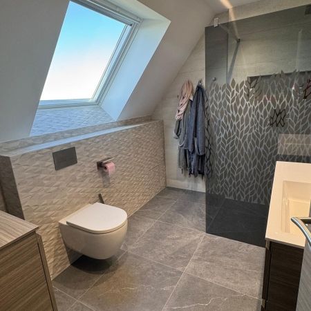 Rénovation salle de bain avec un aménagement moderne Rénovation salle de bain avec un aménagement moderne