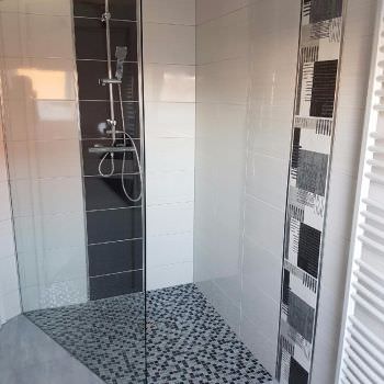 Rénovation salle de bain noir et blanc à Diemeringen Rénovation salle de bain noir et blanc à Diemeringen